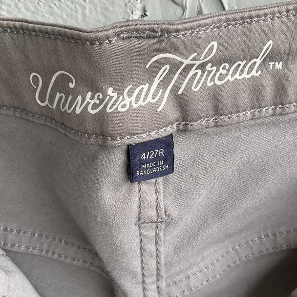 UNIVERSAL THREAD HIGH RISE JEANS - Picture 2 of 4